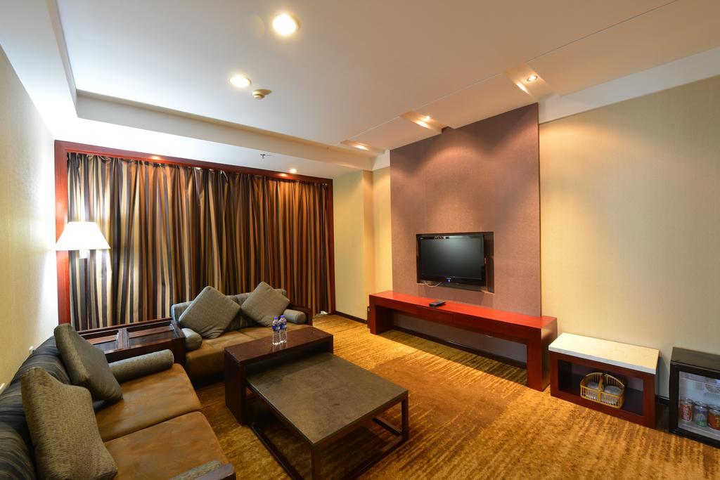 The Royal Fortune Hotel שניאנג מראה חיצוני תמונה